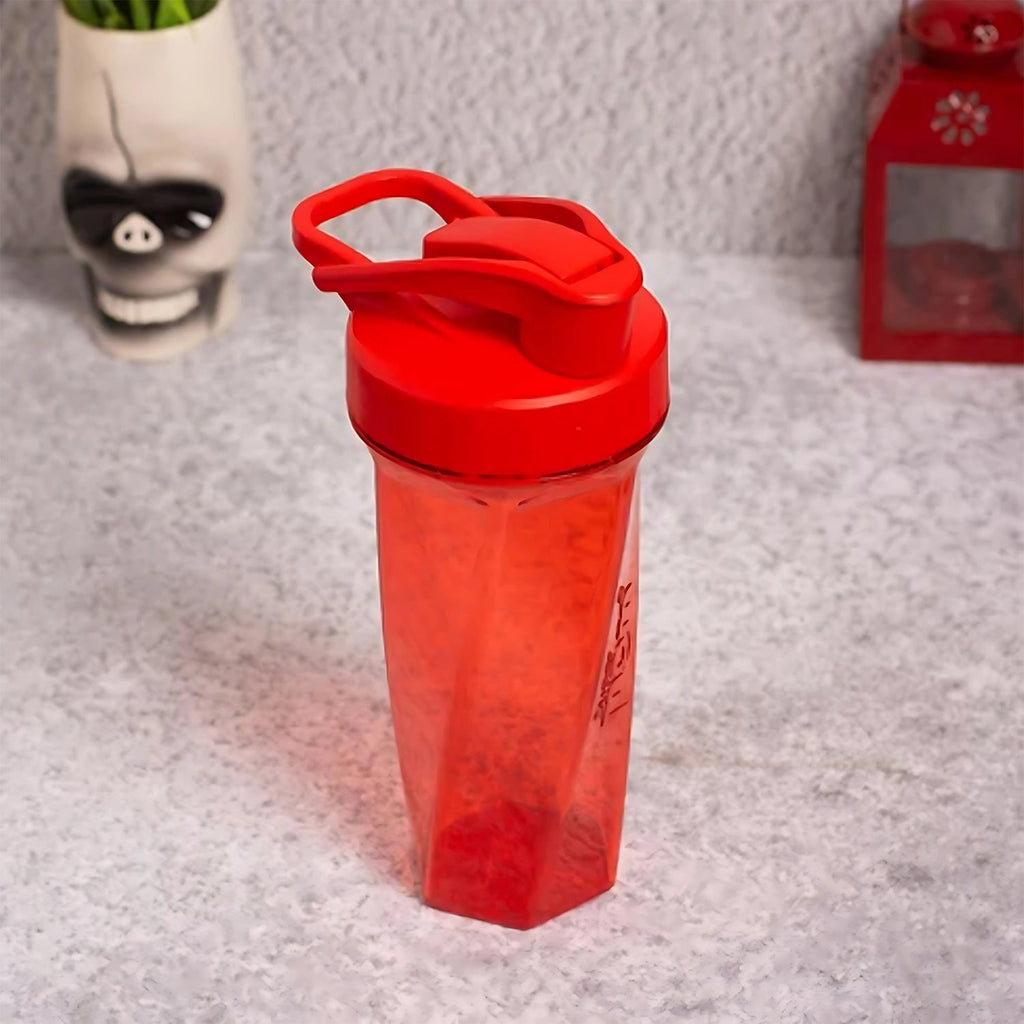 Fitness shaker bottle with easy-to-clean detachable parts