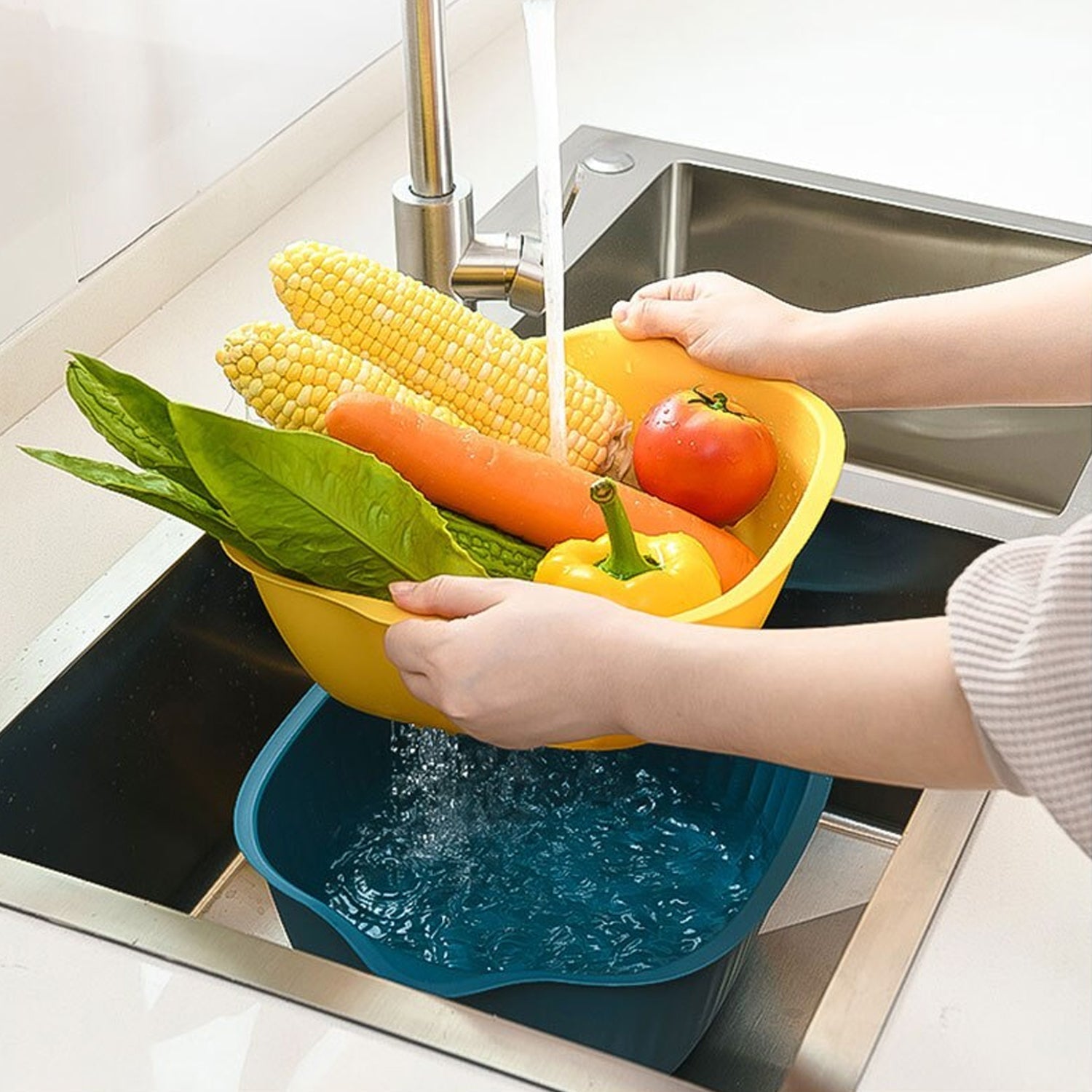 Large capacity plastic washing bowl, perfect for family use.