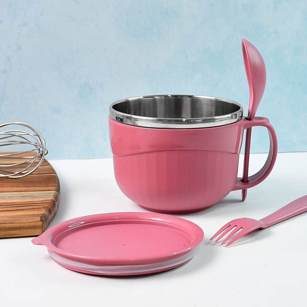 Apex noodle bowl showing secure leak-proof lid and ergonomic handle