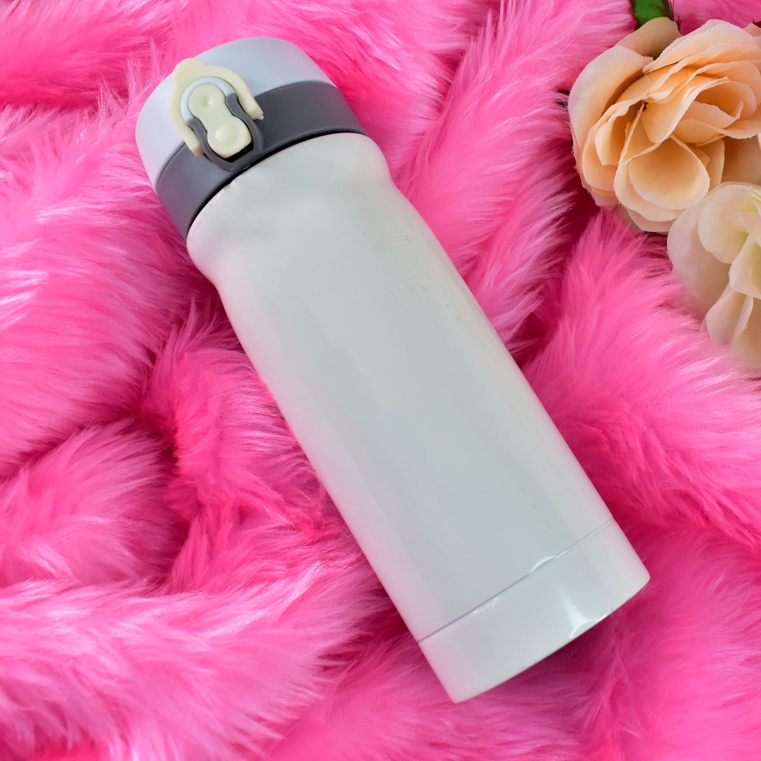 Side view of the 350ml double wall vacuum bottle, showcasing its sturdy construction.