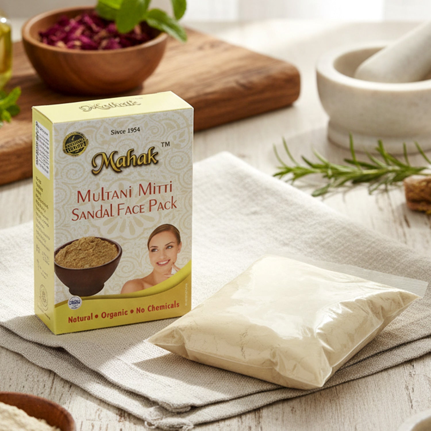 Powder texture of Multani Mitti and sandalwood herbal face pack