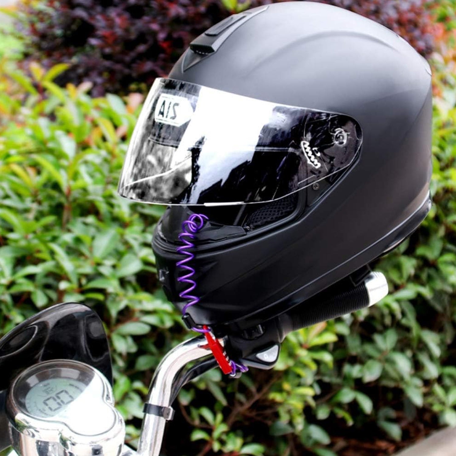 Durable wire lock securing bike and luggage for versatile protection
