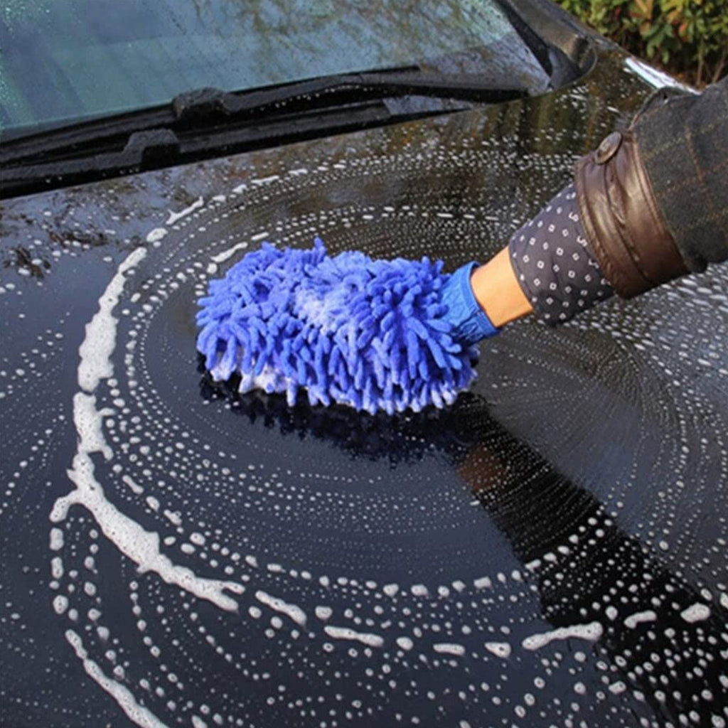 Ergonomic microfiber cleaning glove featuring a secure elastic cuff.