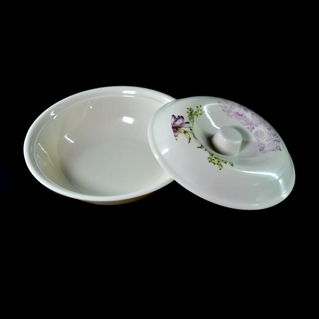 Elegant and functional 32-piece plastic dinner set for serving food.