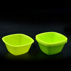 Dimensions of the compact 10 cm square plastic bowls, ideal for individual portions.