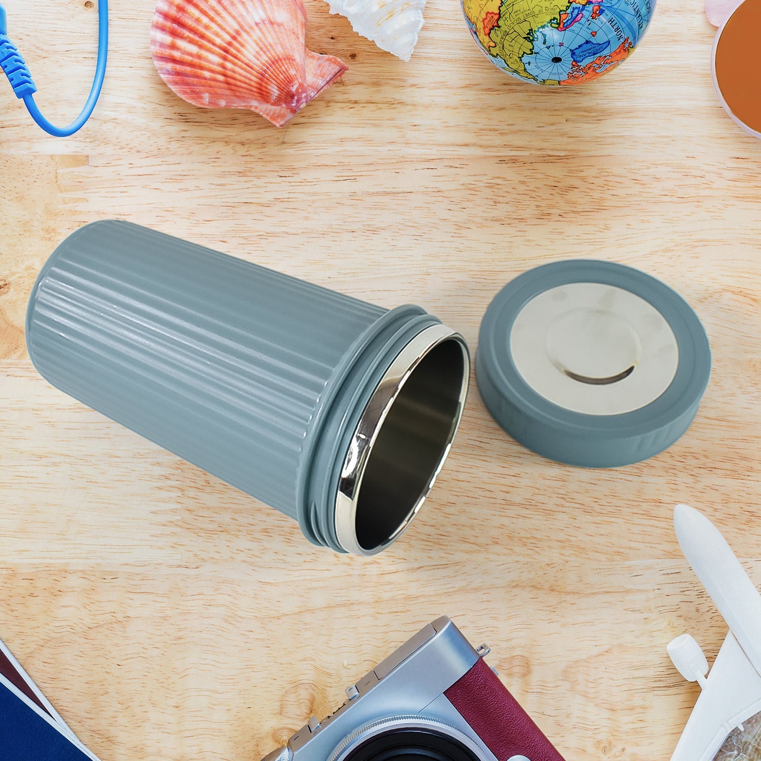 Travel Glass side view highlighting airtight silicone lid