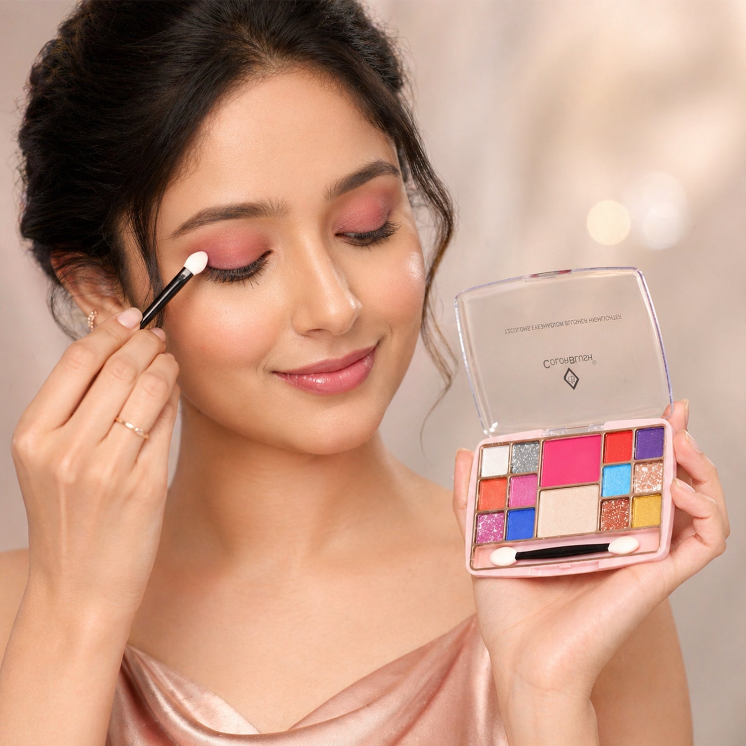 Matte and metallic eyeshadow shades in a versatile eye makeup palette