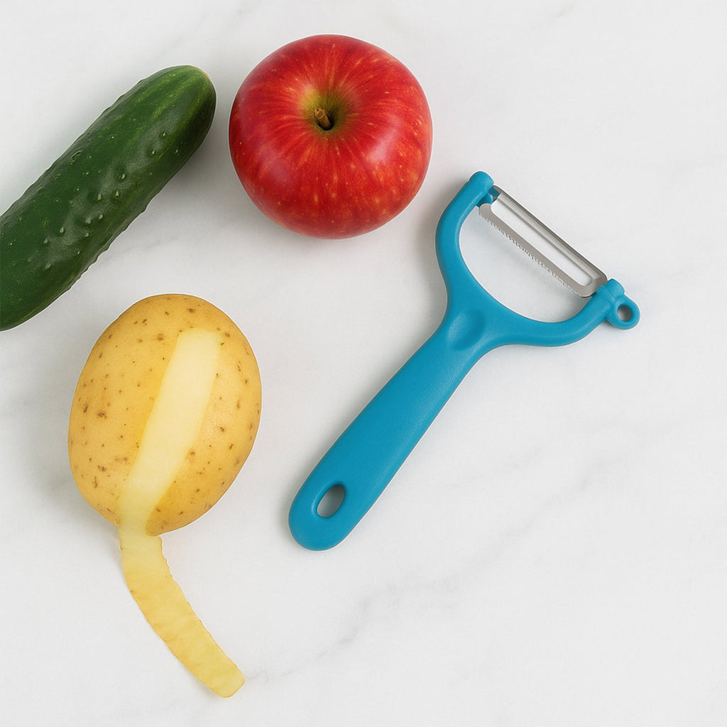Comfortable grip of the Ritu vegetable peeler, demonstrating ease of use.