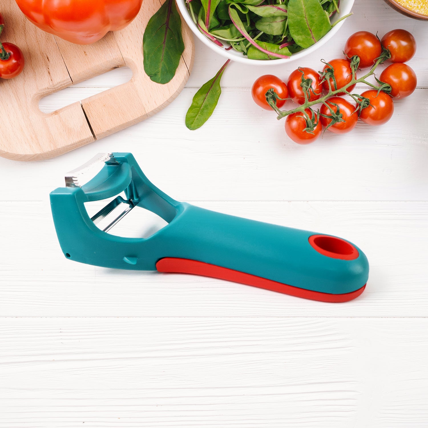 4-in-1 multi-functional vegetable and fruit peeler with stainless steel blades