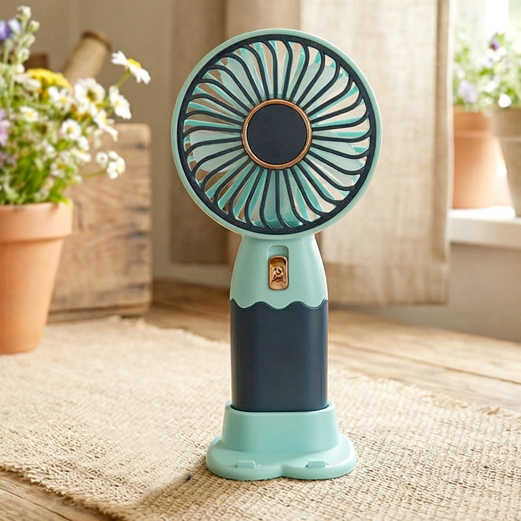Quiet and lightweight mini portable fan providing cool airflow