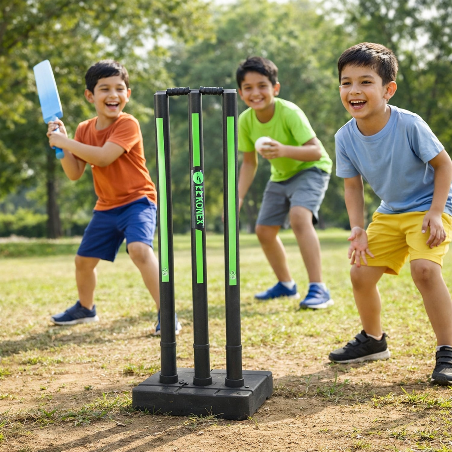 Cricket stump set with heavy base for outdoor practice