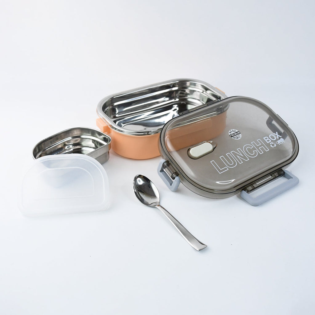 Lunch box featuring built-in spoon and adjustable divider