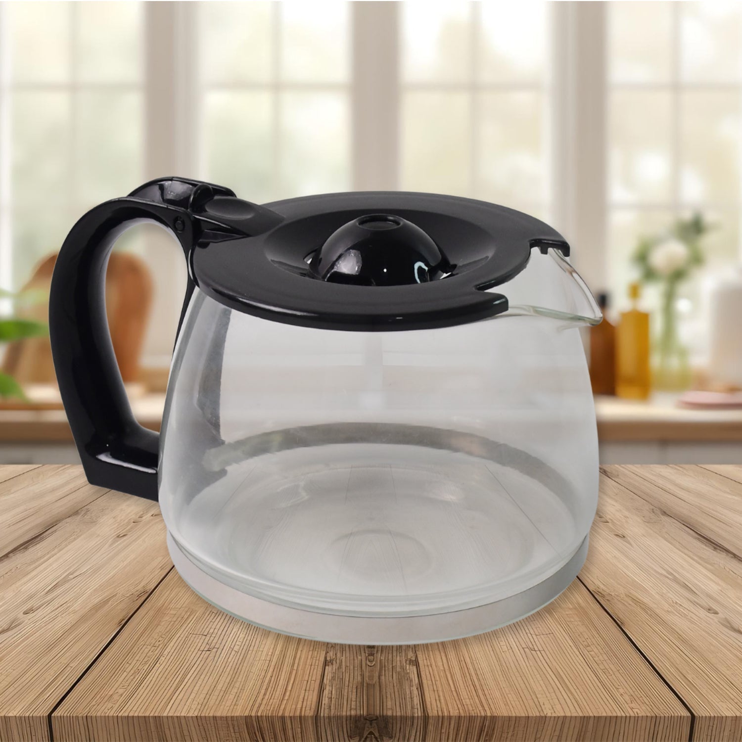 Drip coffee maker brewing aromatic coffee with 800W power