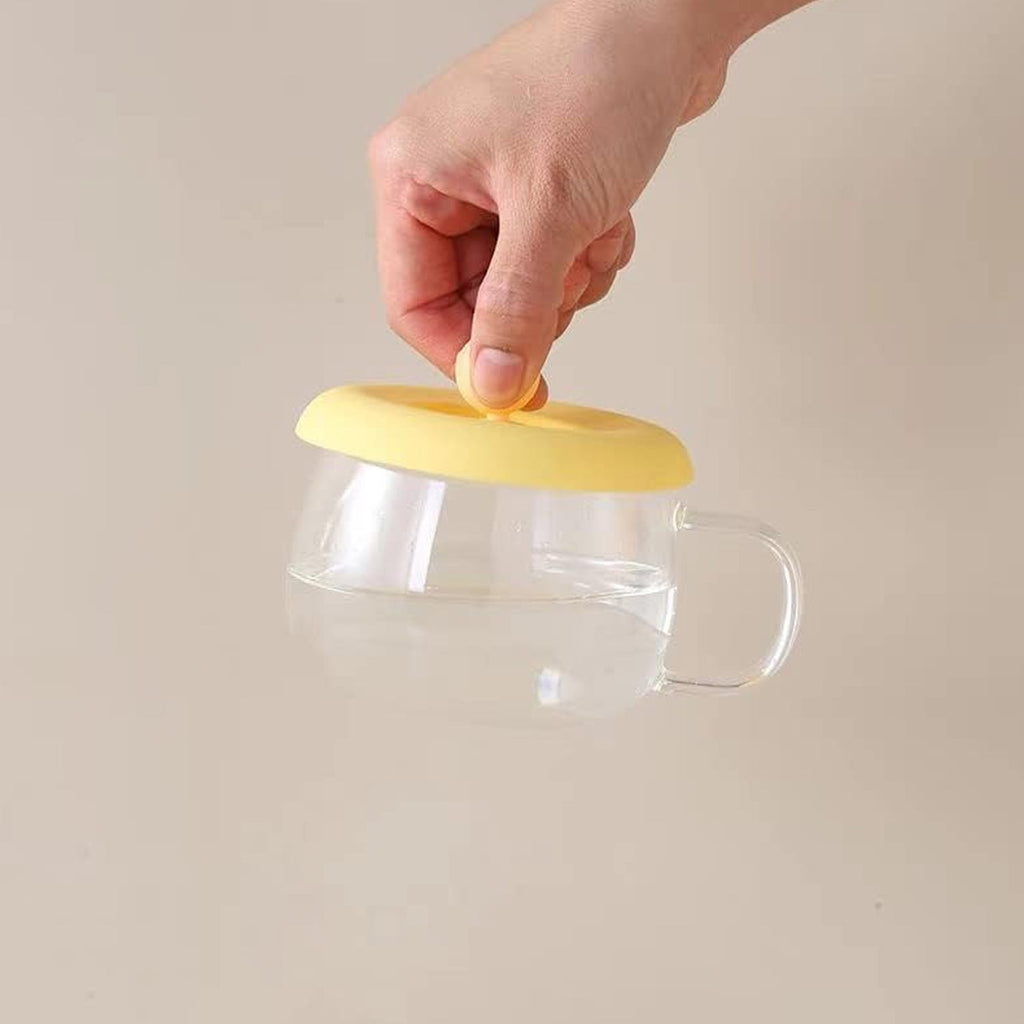 The dust-proof Silicone Cup Lid securely placed on a beverage, highlighting its protective function.