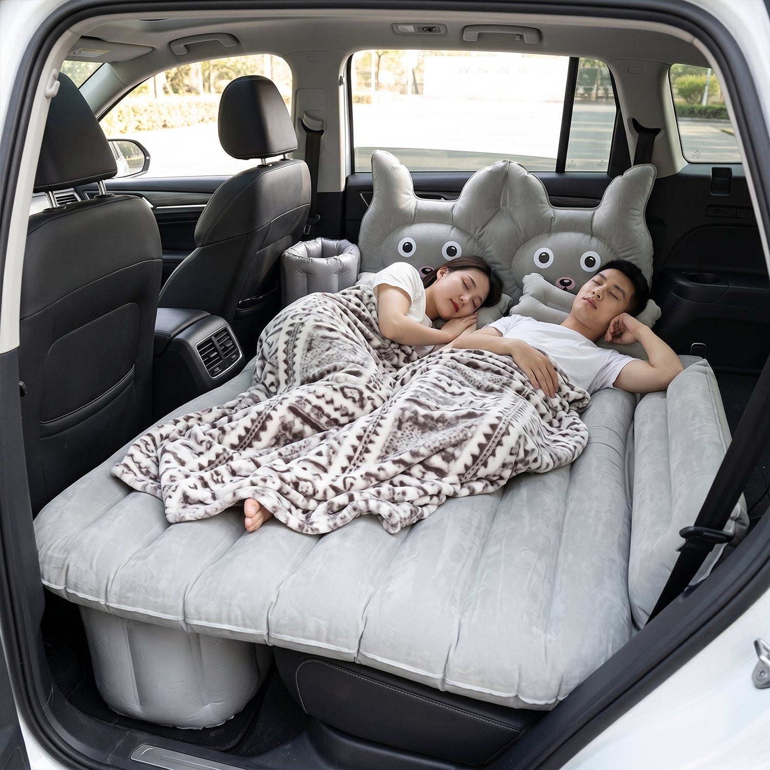 Compact inflatable air mattress for vehicle travel