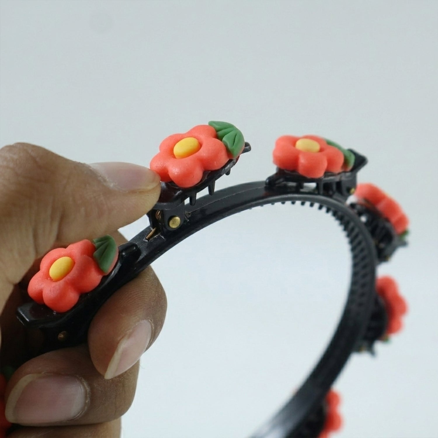 Comfortable and lightweight hair headband