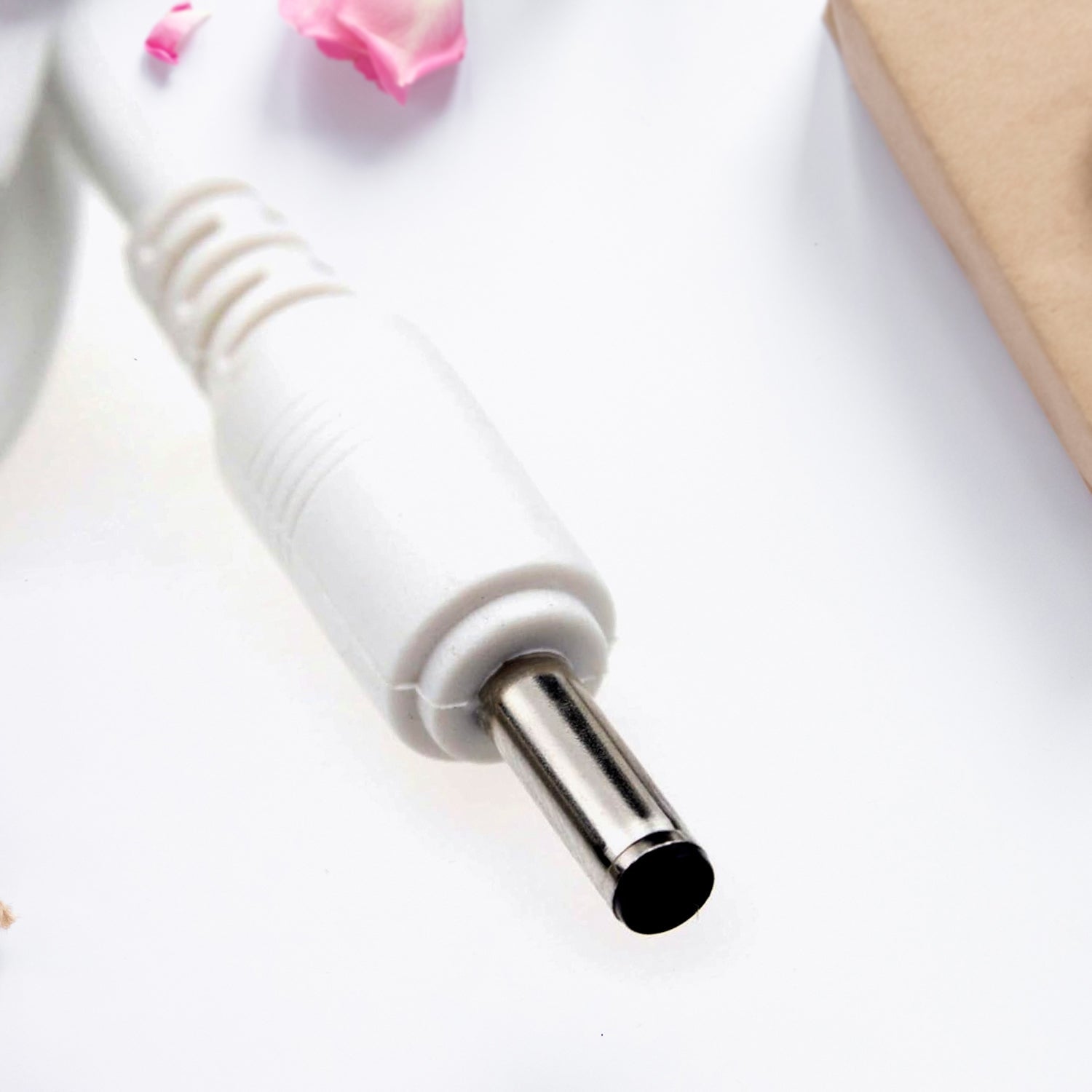 Brush head featuring sonic wave pattern for effective skin cleansing