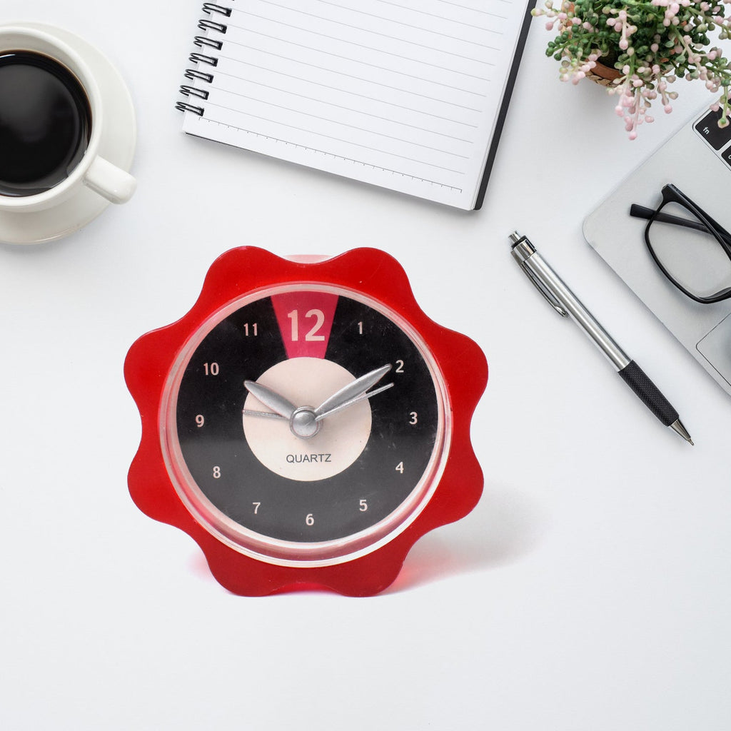 Elegant small wall clock with mix design suitable for living rooms