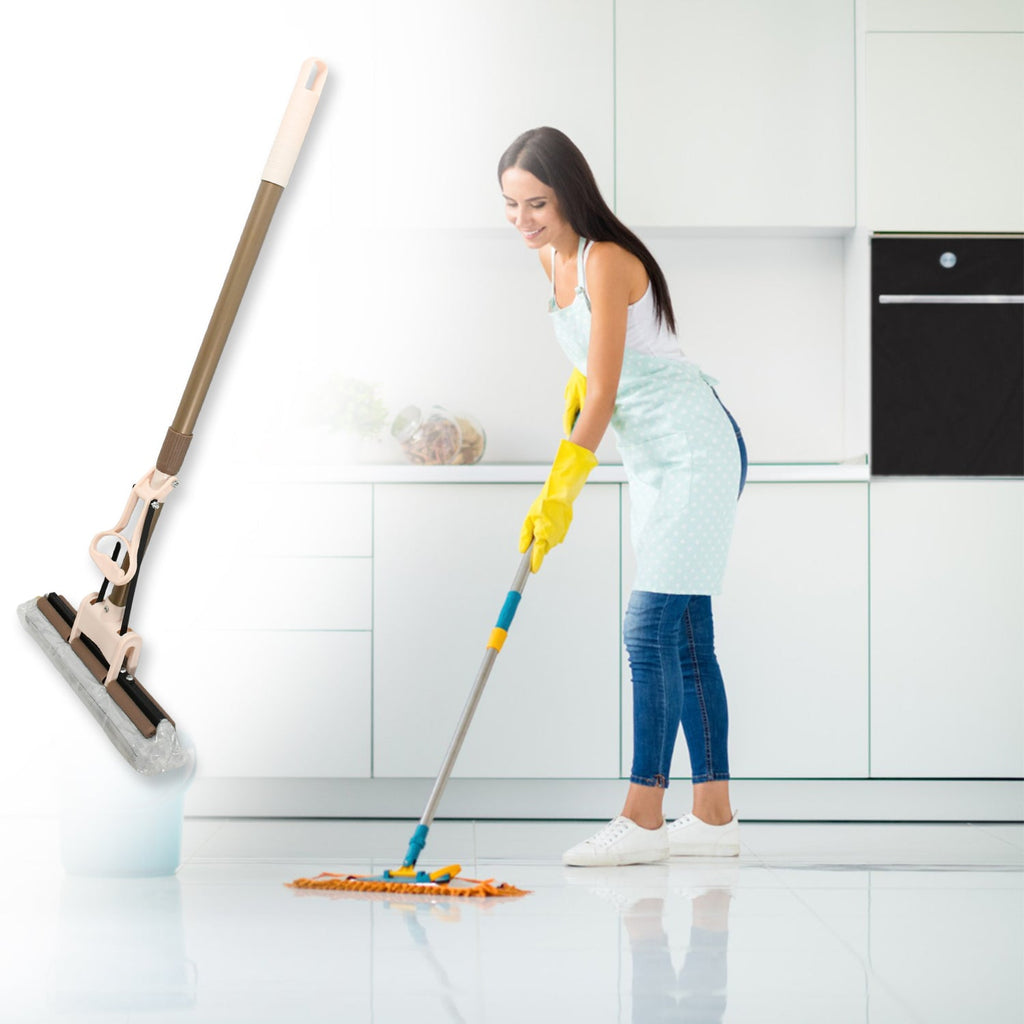 Components of the self-cleaning sponge mop, including the handle, sponge head, and bucket.