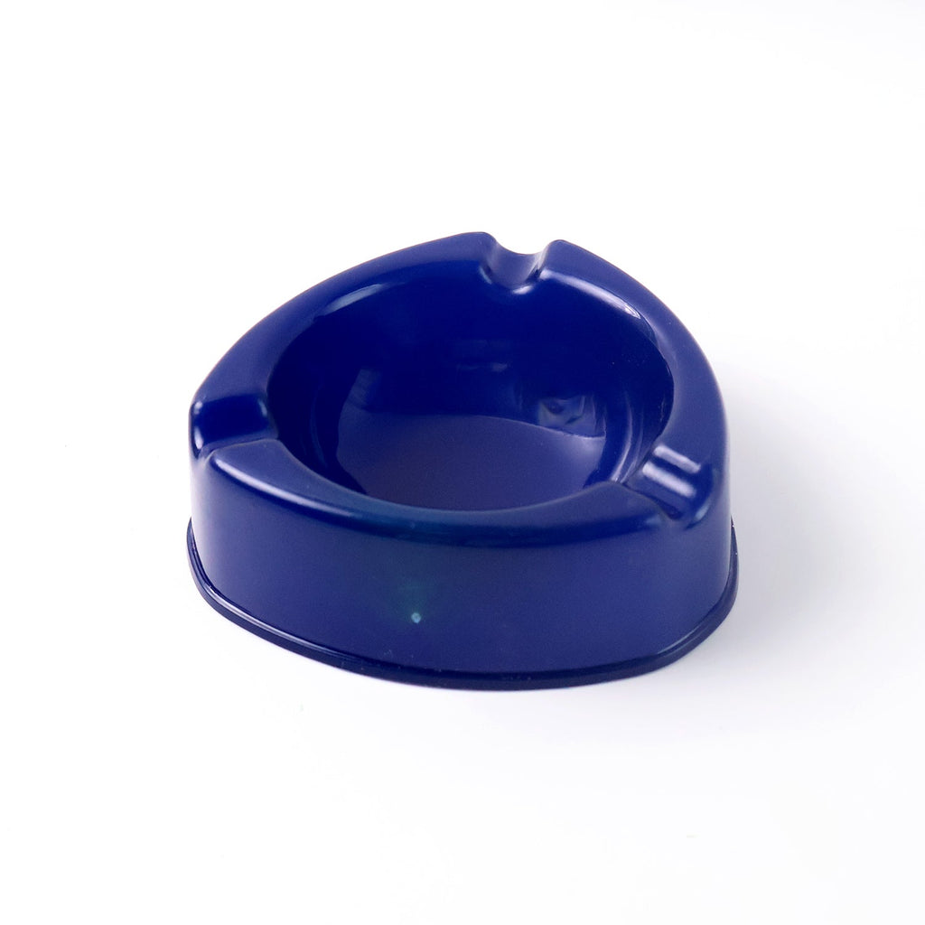 Unbreakable shiny dark blue plastic ashtray ideal for smokers