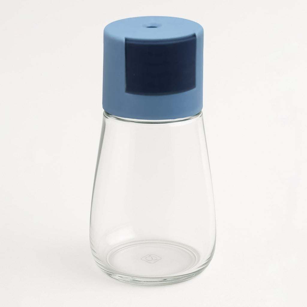 Salt dispenser featuring moisture-proof sealing design