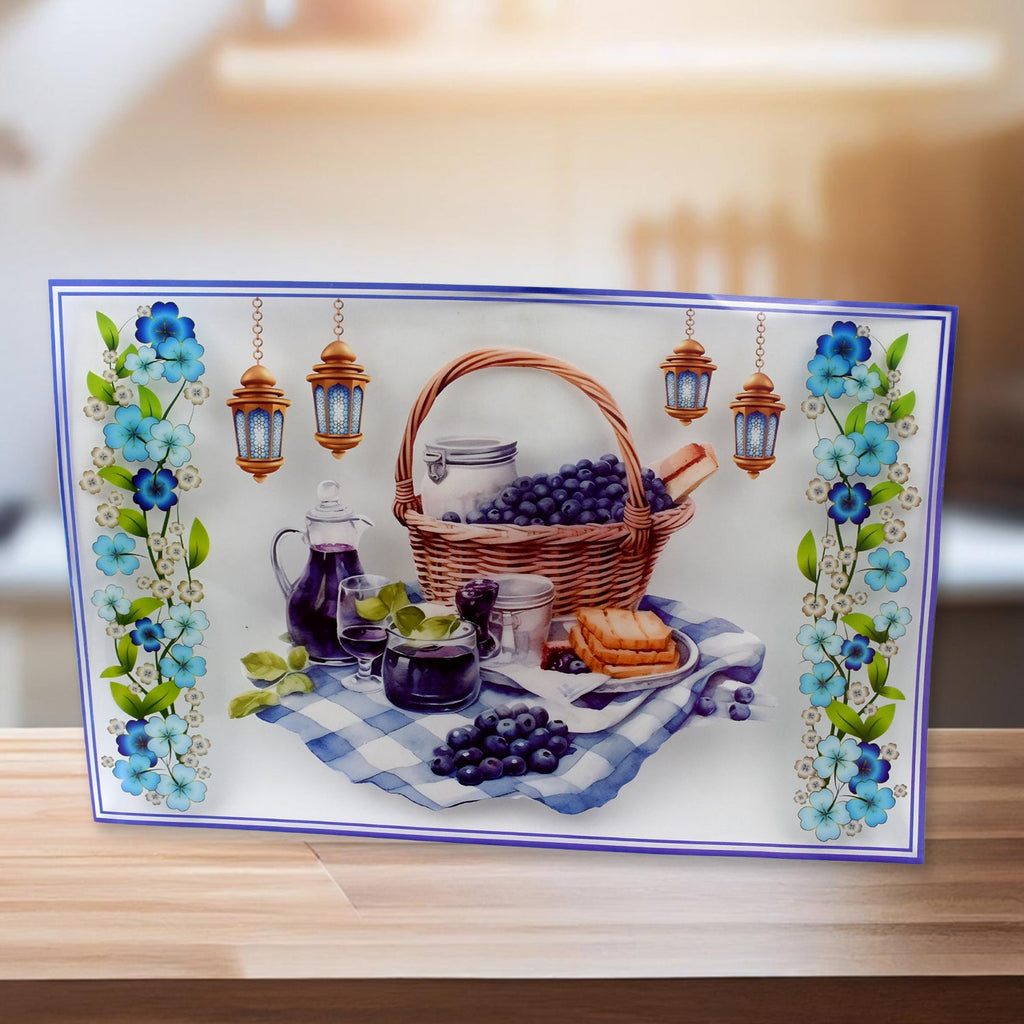Detail of the easy-to-clean PVC material of the multicolor dining table placemat.