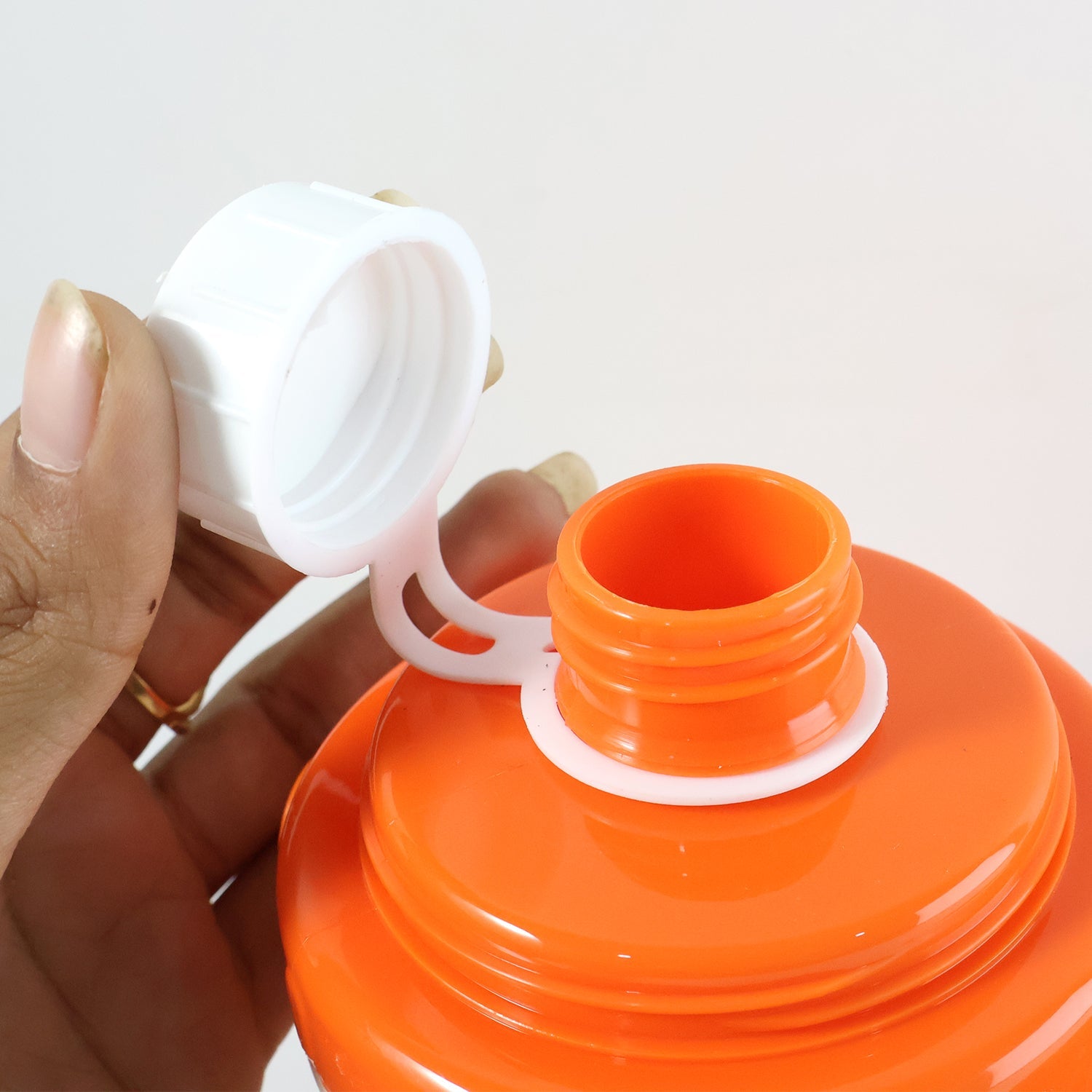 Top view of cartoon printed kids cup with leak-proof lid