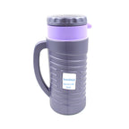 Detailed view of the secure, leak-proof cap on the insulated flask.