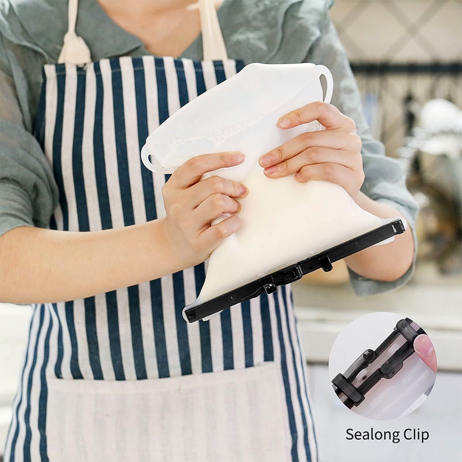Travel-friendly silicone food storage bags, perfect for snacks on the go.