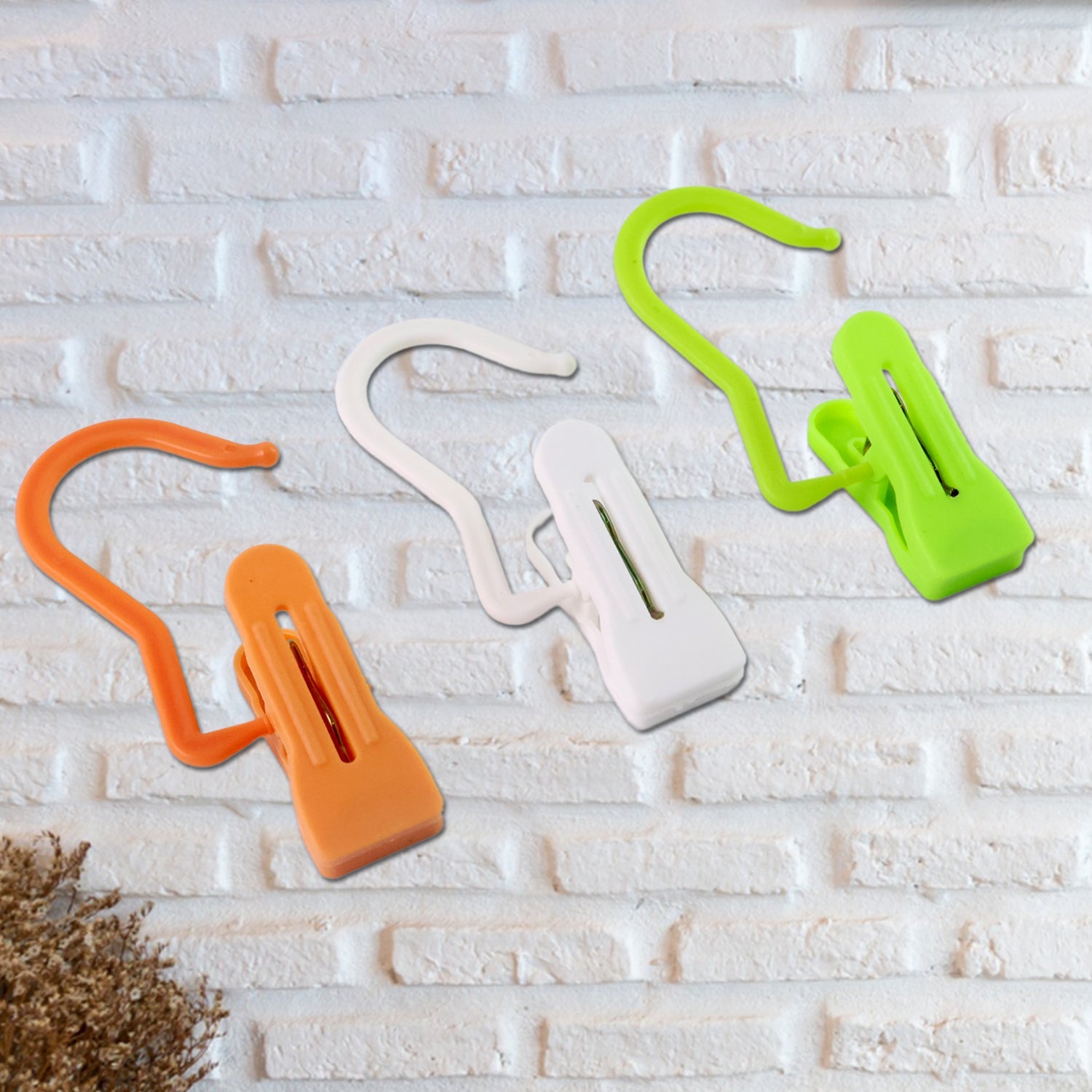 Multipurpose hanging hook clip clipping onto fabric with firm grip