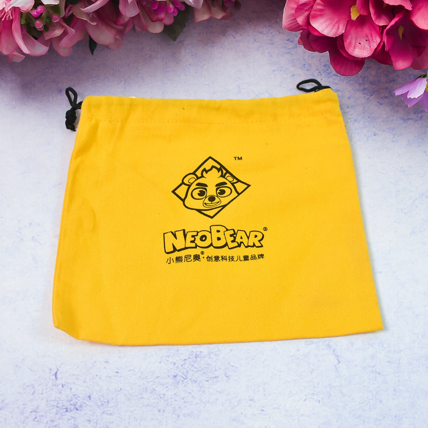 Plain view of a versatile Small Dori Bag, ready for use.