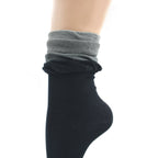 Stylish and soft breathable women's ankle socks.