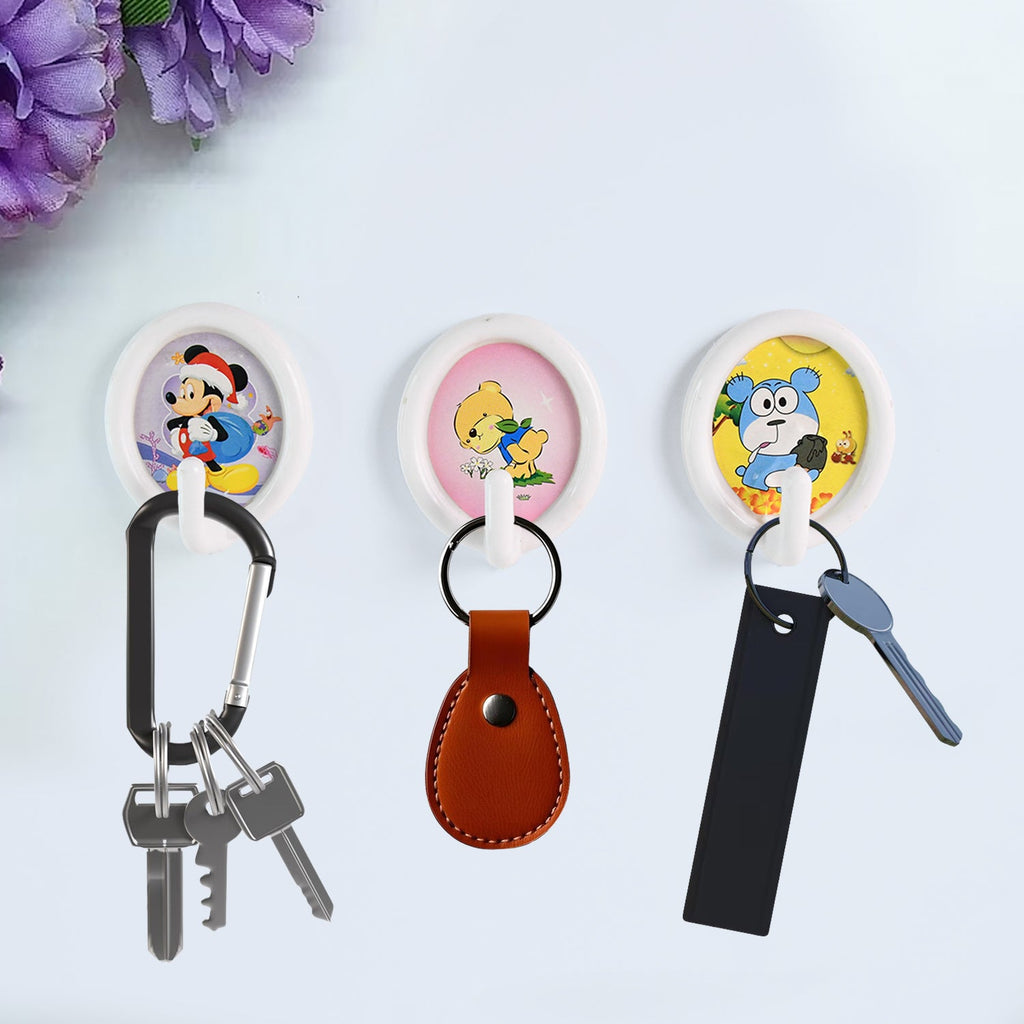 Packaging for the multipurpose self-adhesive wall hooks, highlighting product features and ease of use.