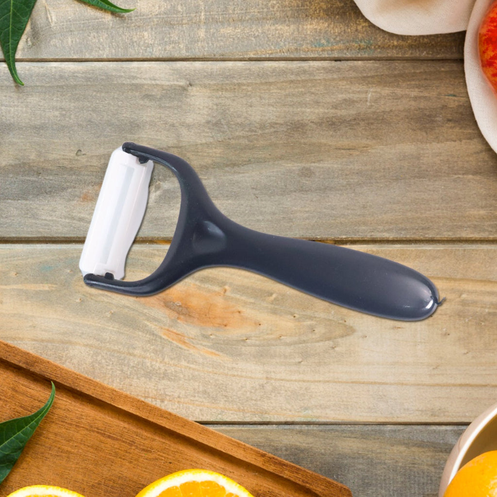 Precision peeler included in the six-piece professional kitchen knife set