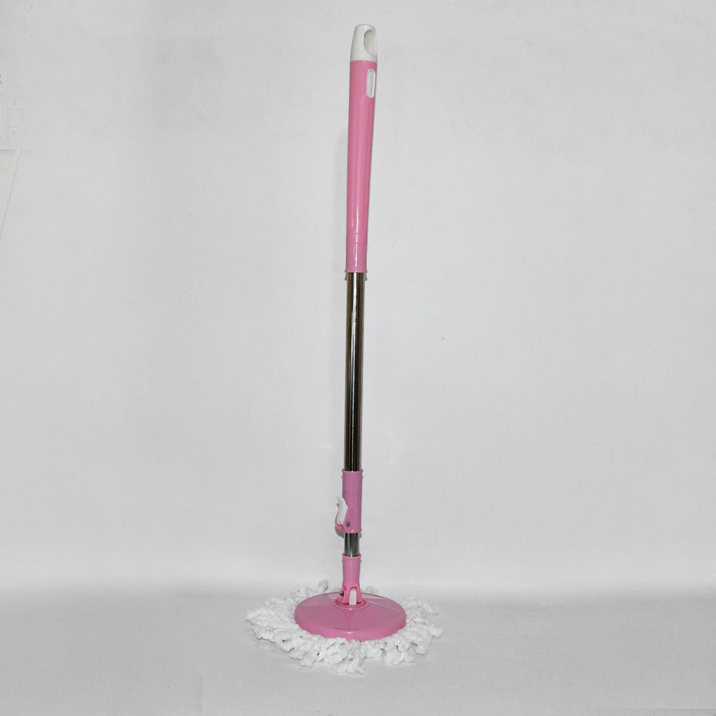 Mop handle featuring a convenient twist-lock system for easy wringing.