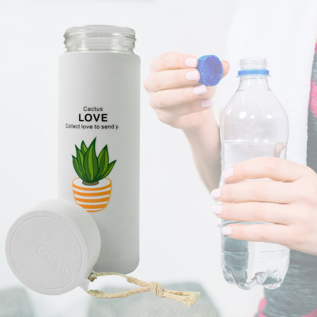 Bottom view of the 450ml glass water bottle, showing its stable base and quality construction.