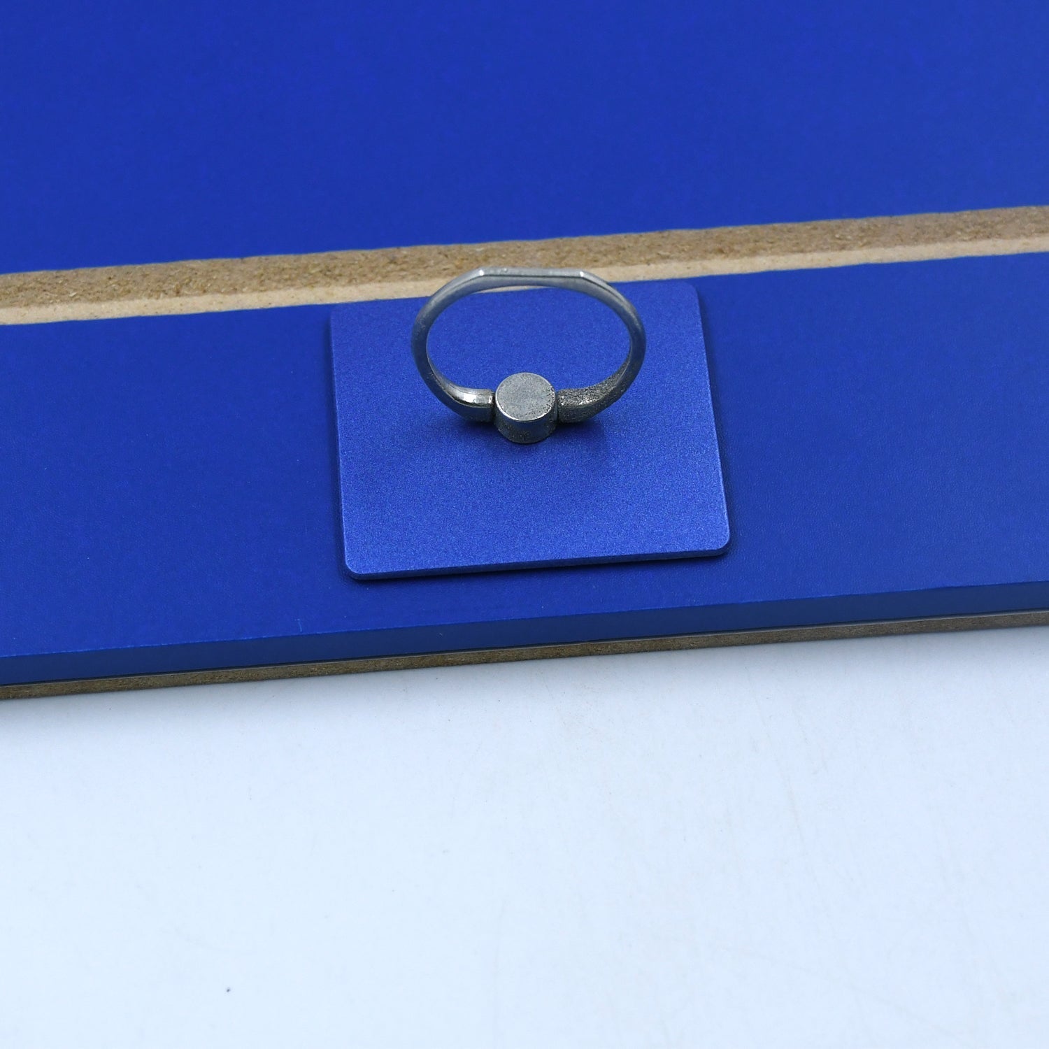 High-definition phone screen magnifier displaying a vibrant, enlarged image.