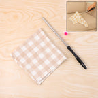 Handle dusting mop with a slim, fixed metal handle for easy grip