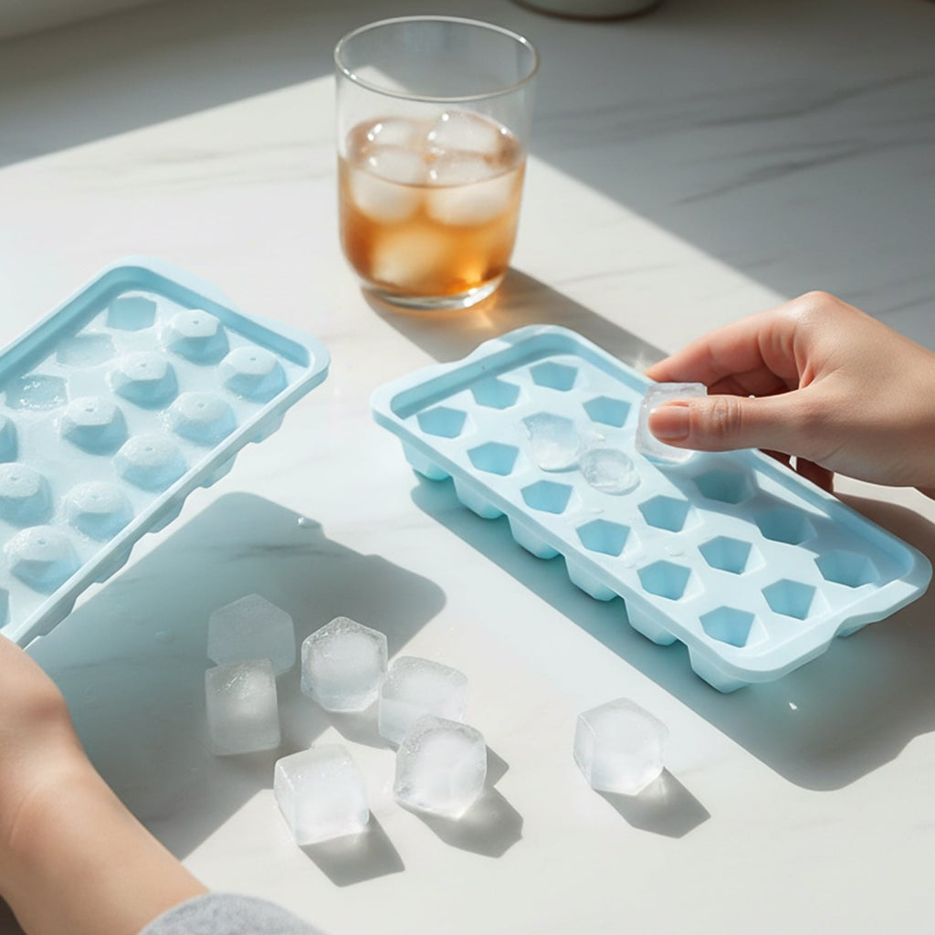 Reusable ice tray for cold drinks and beverages