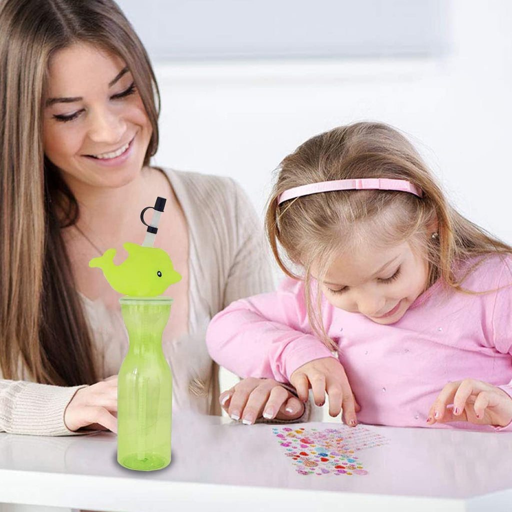 Ergonomic design of the animal shape sipper bottle, making it easy for kids to hold.