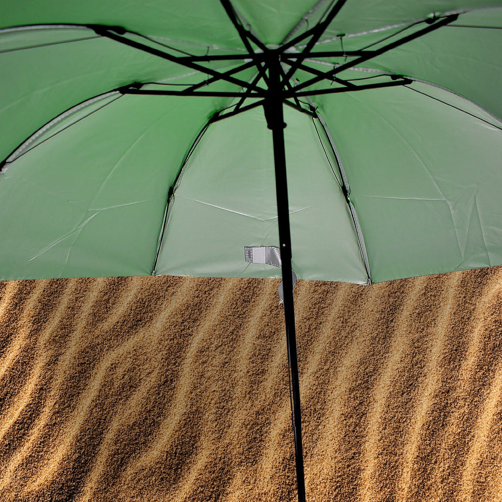 Ergonomic handle and sturdy frame of the windproof travel umbrella.