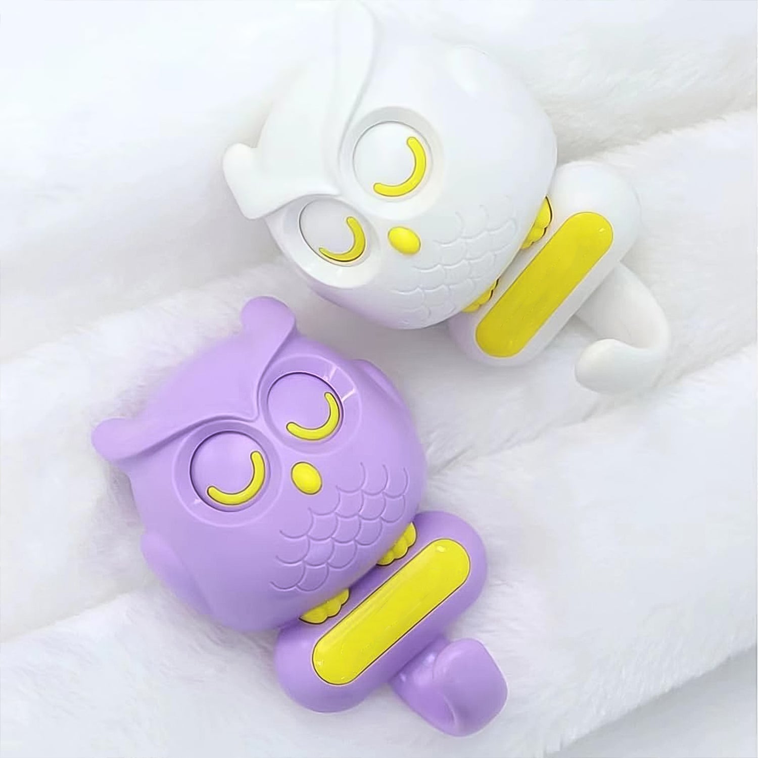 Stylish self adhesive wall hook with a cute bird design, enhancing home decor.