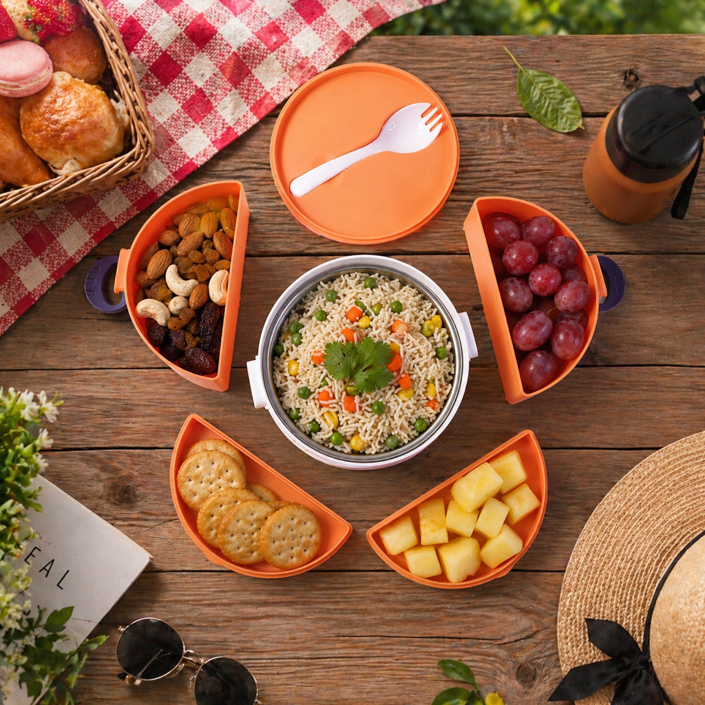 Food storage lunch box in bright cartoon style