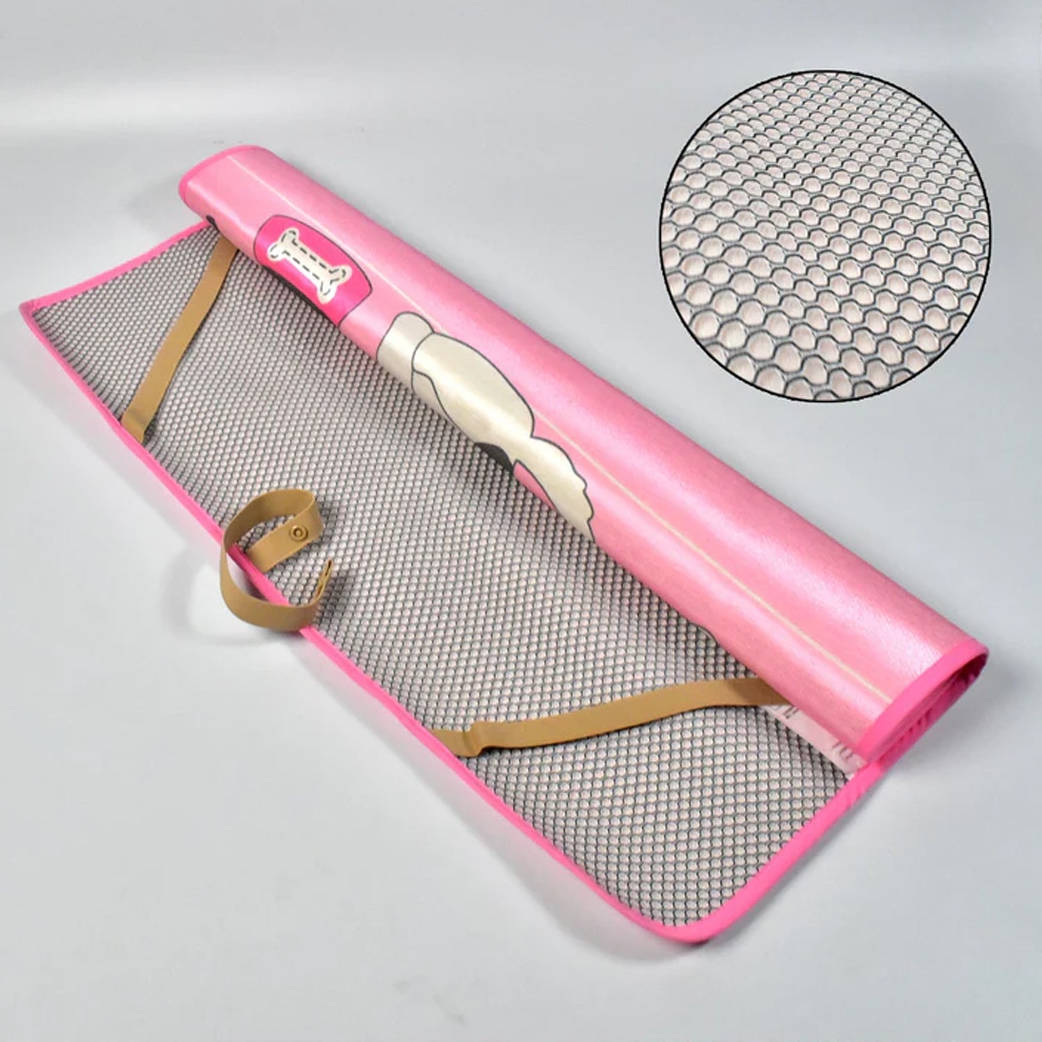 Detailed close-up of the XPE material of the folding play mat for babies.
