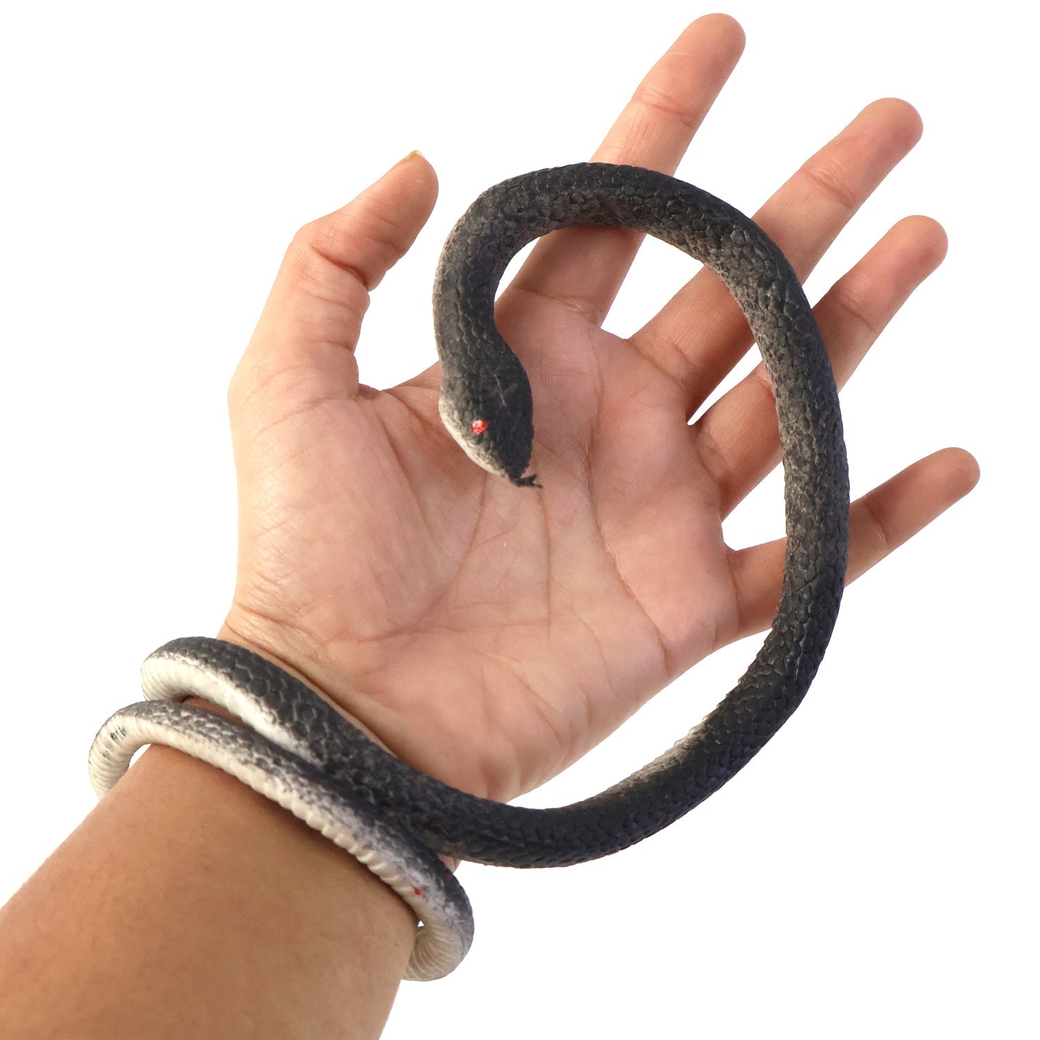 Lifelike snake toy used for pranks and garden decoration