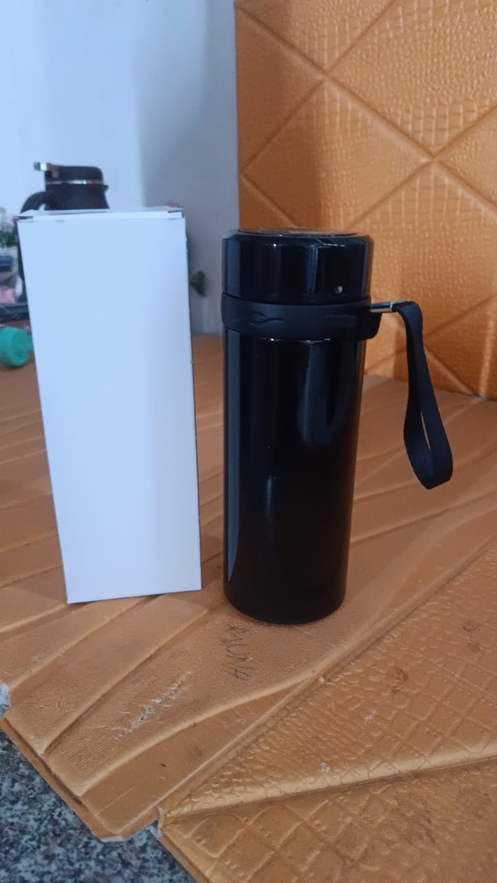 Vacuum insulated stainless steel water bottle designed for office and sports hydration
