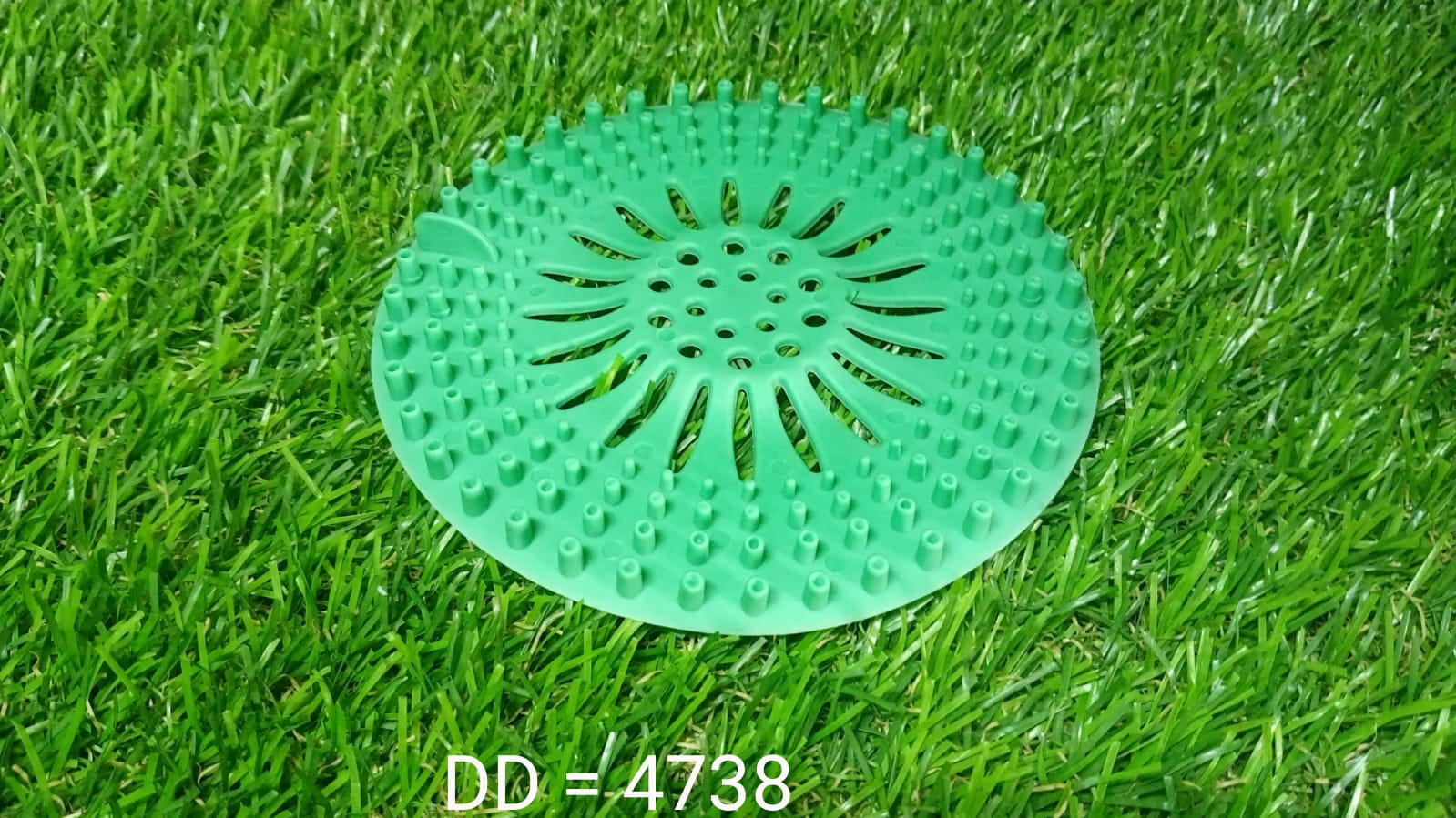 Mobile and transportable shower drain cover for flexible placement and easy cleaning.