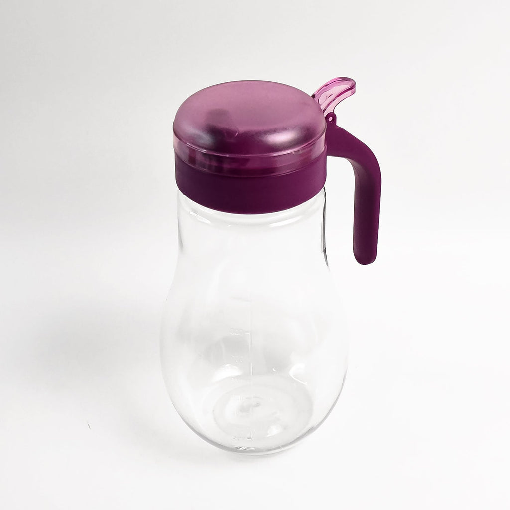 Drip-free oil and juice pourer bottle for kitchen use