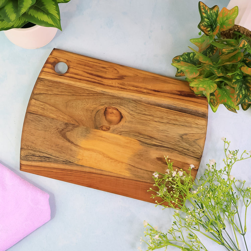 Heavy duty natural teak wood chopping board with smooth finish