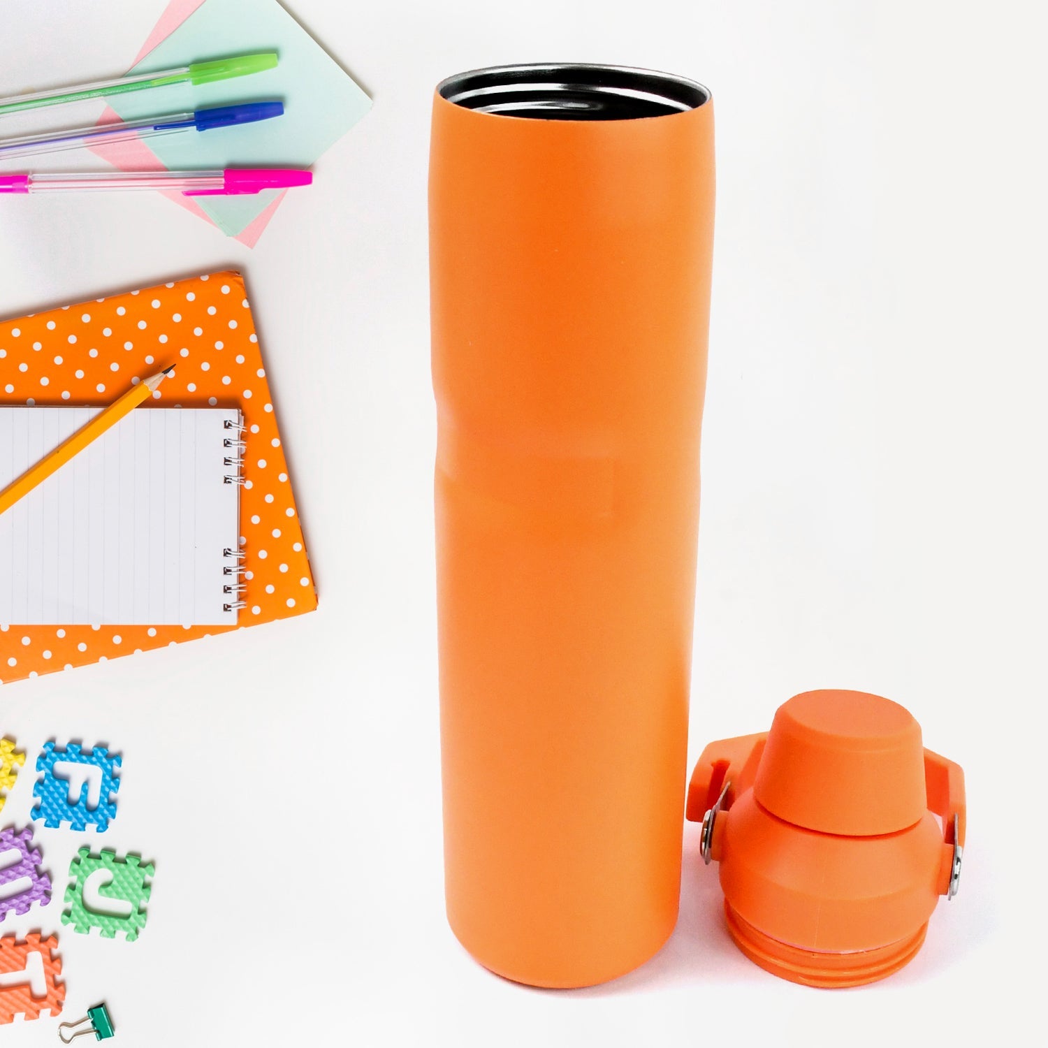 ThermoFlow insulated stainless steel water bottle showcasing vacuum technology